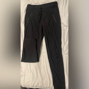 Athleta Trekkie North Joggers size 6 Tall. Great condition. Worn maybe 4 times.